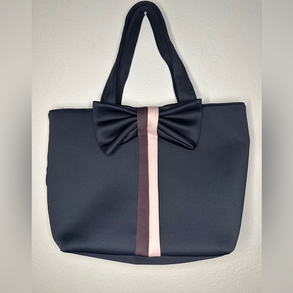 Stella & Dot Handbags - New Without Tags Stella & Dot Crush It Bow Tote Large Tote/ Travel Bag